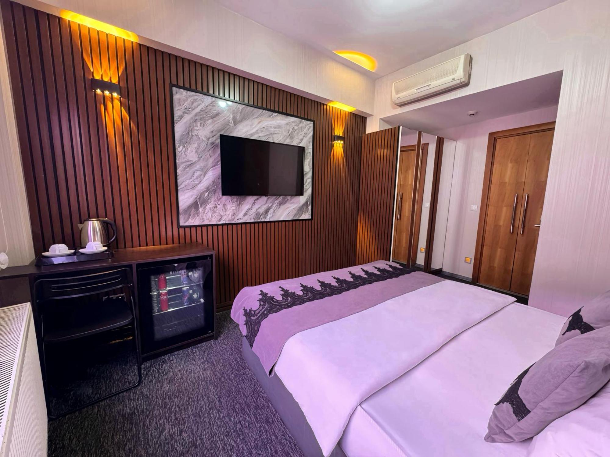 Black Art Otel 5*